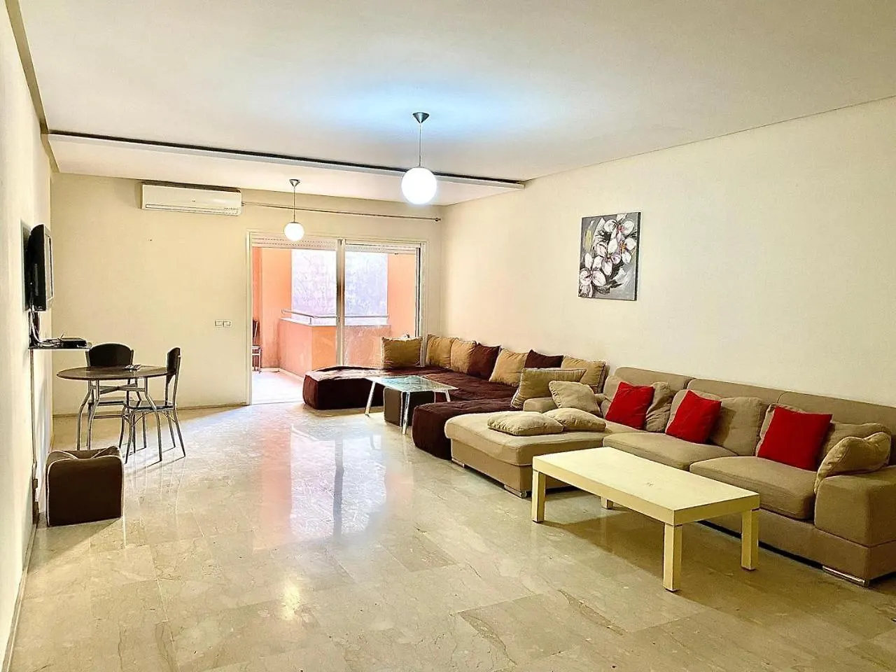 Apparemment 1 Chambre Salon A Cote De La Gare Gueliz 20 Marrakesh